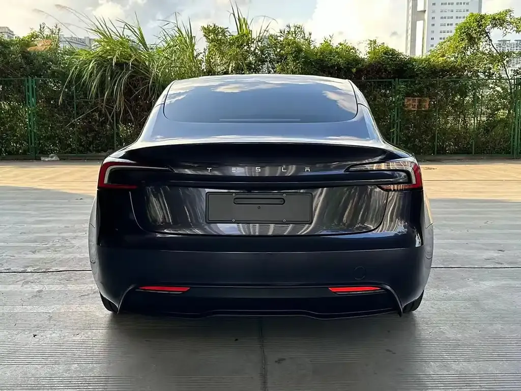 Tesla Model 3 — фото 6