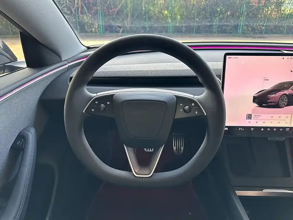 Tesla Model 3 — фото 7