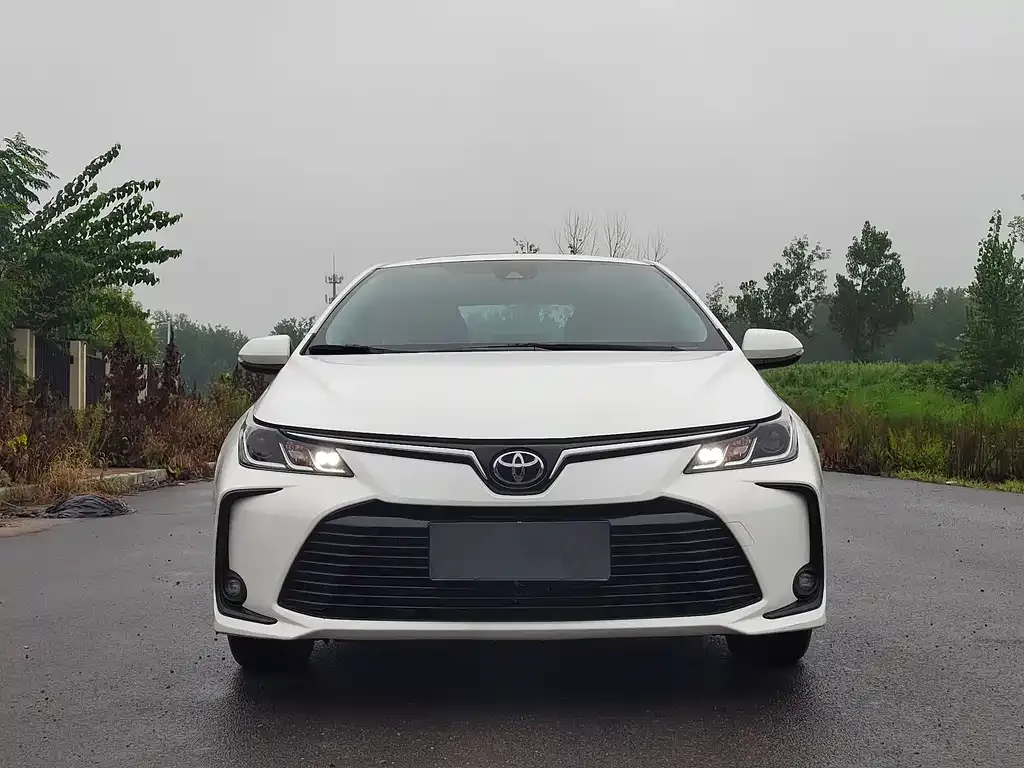 Toyota Corolla — фото 2