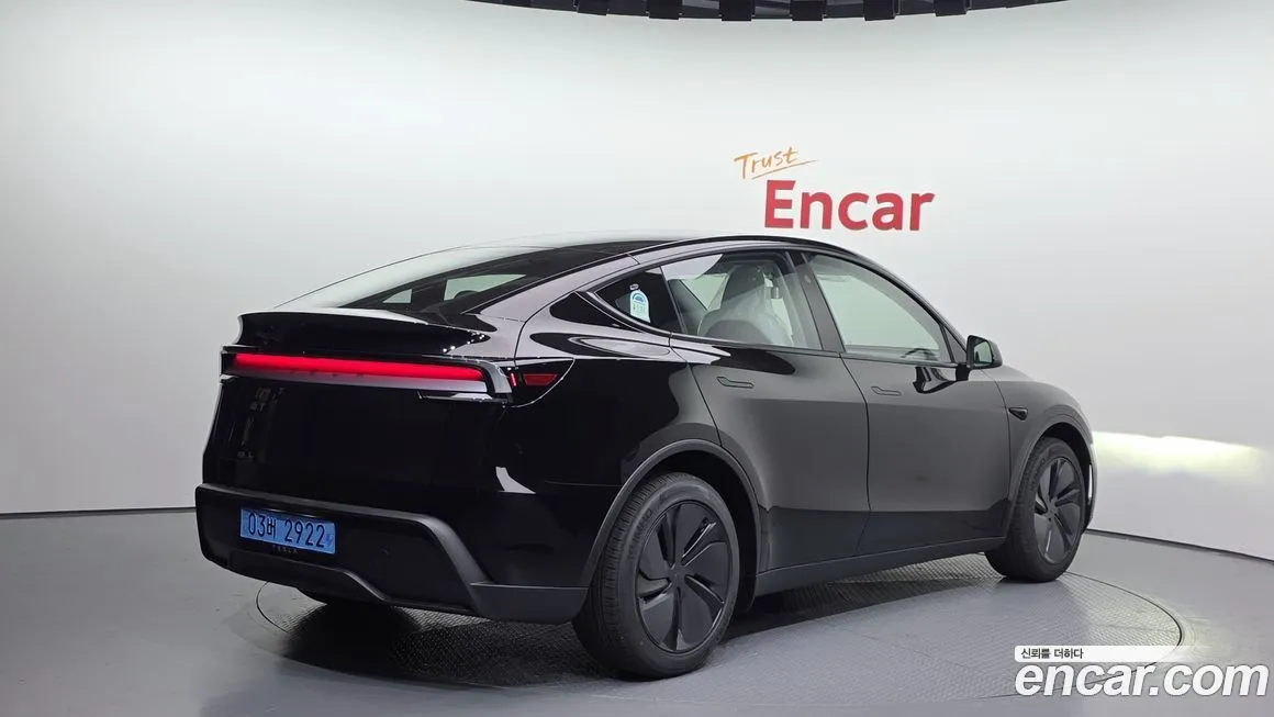 Tesla Model Y 2025 из KR, фото 2