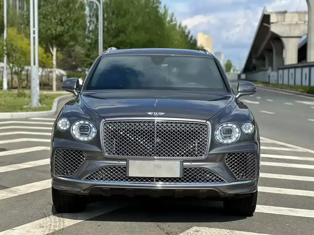 Bentley Bentayga 2021 из CN, фото 2