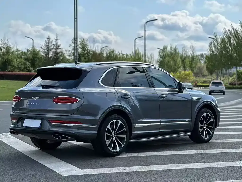 Bentley Bentayga 2021 из CN, фото 3