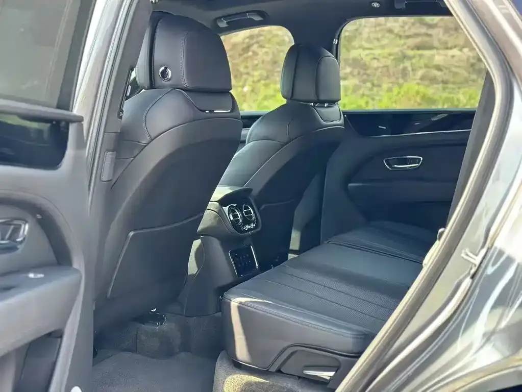 Bentley Bentayga 2021 из CN, фото 6