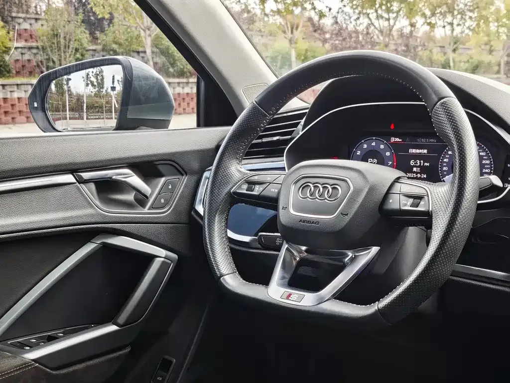 Audi Q3 Sportback — фото 5