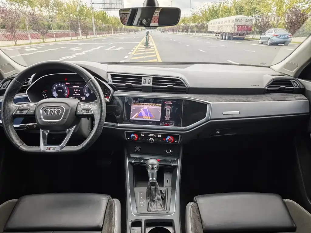 Audi Q3 Sportback — фото 8