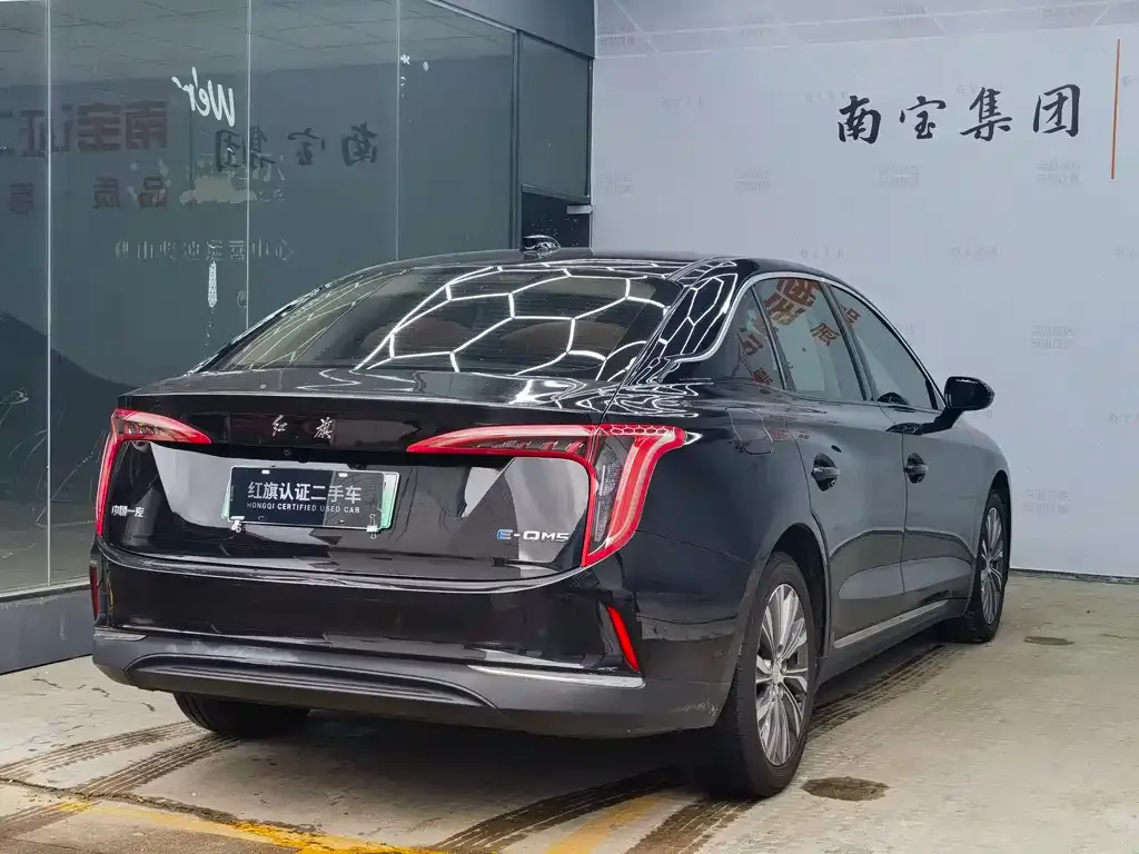 Hongqi E-QM5 — фото 10