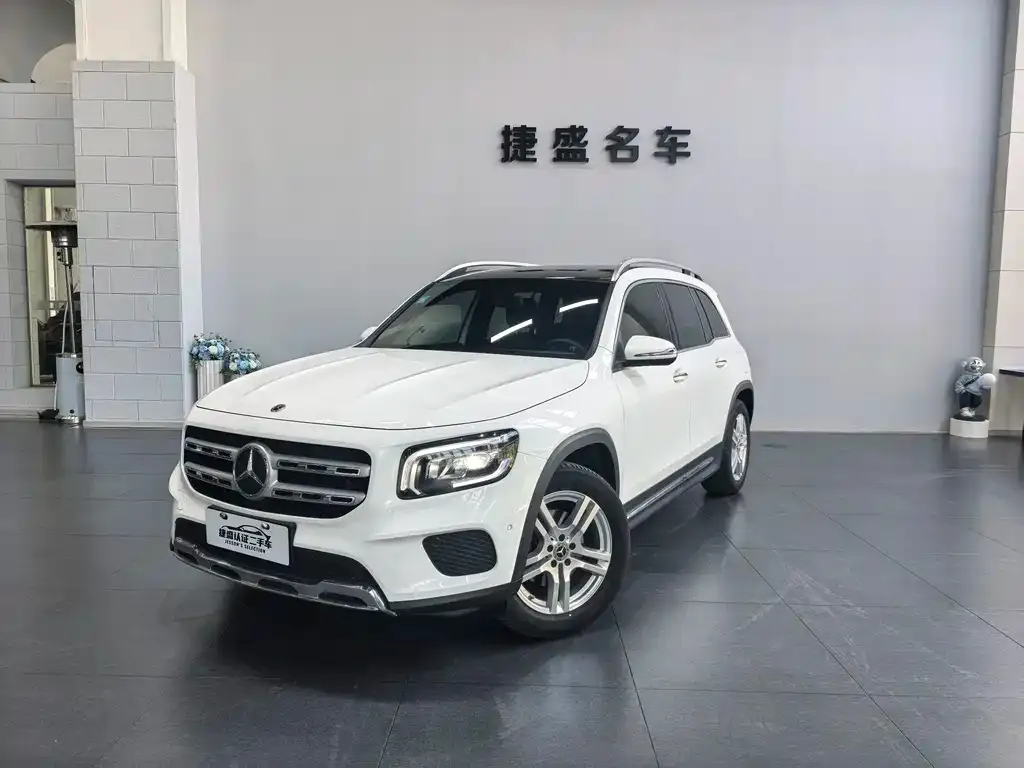 Mercedes-Benz GLB — фото 1