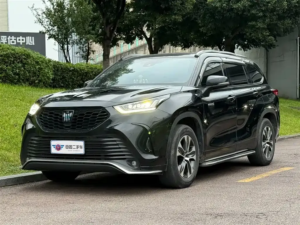 Toyota Crown Kluger 2022 из CN, фото 1
