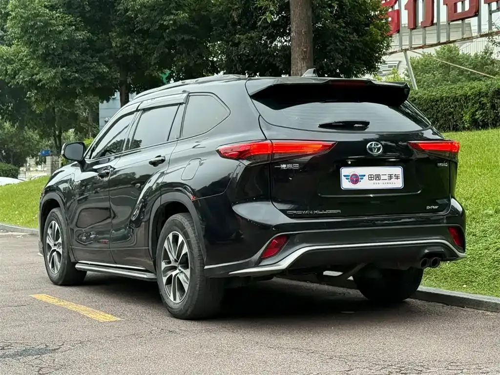Toyota Crown Kluger 2022 из CN, фото 4