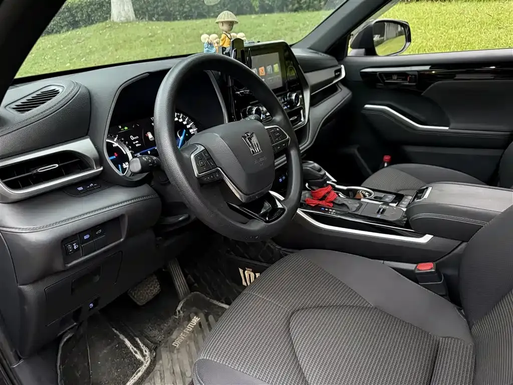 Toyota Crown Kluger 2022 из CN, фото 7