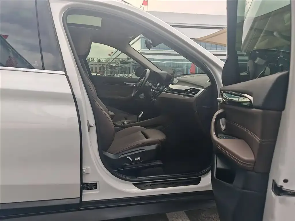 BMW X1 2021 из CN, фото 8