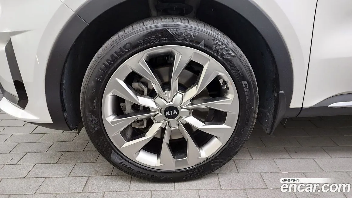 Kia Sorento — фото 5