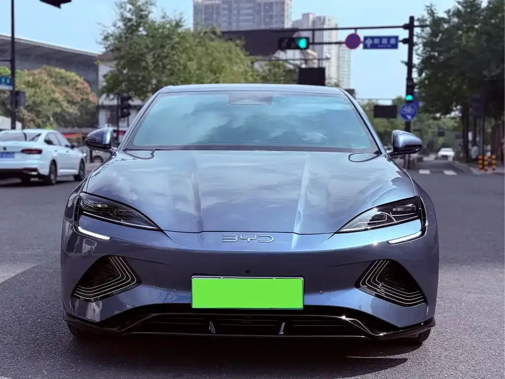 BYD Seal — фото 2