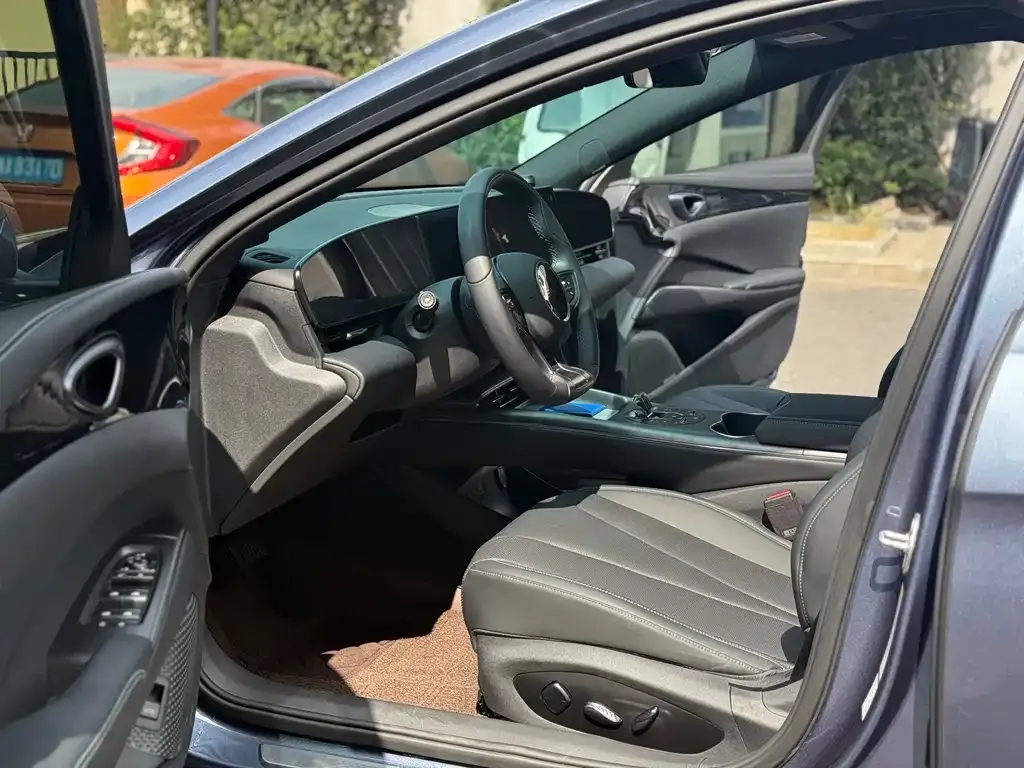 BYD Seal — фото 4
