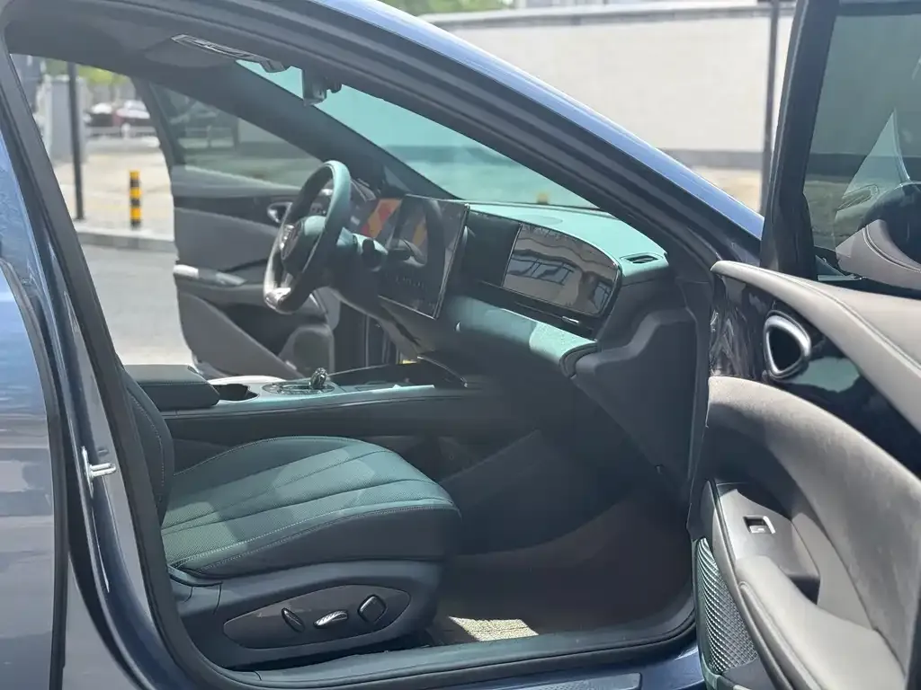 BYD Seal — фото 7