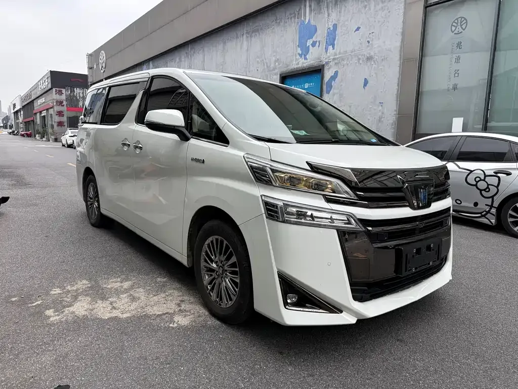 Toyota Vellfire — фото 3