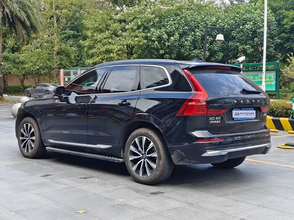 Volvo XC60 2023 из CN, фото 4