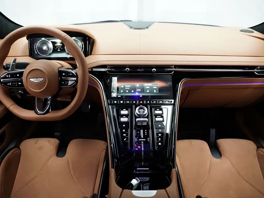Aston Martin DB12 2024 из CN, фото 10