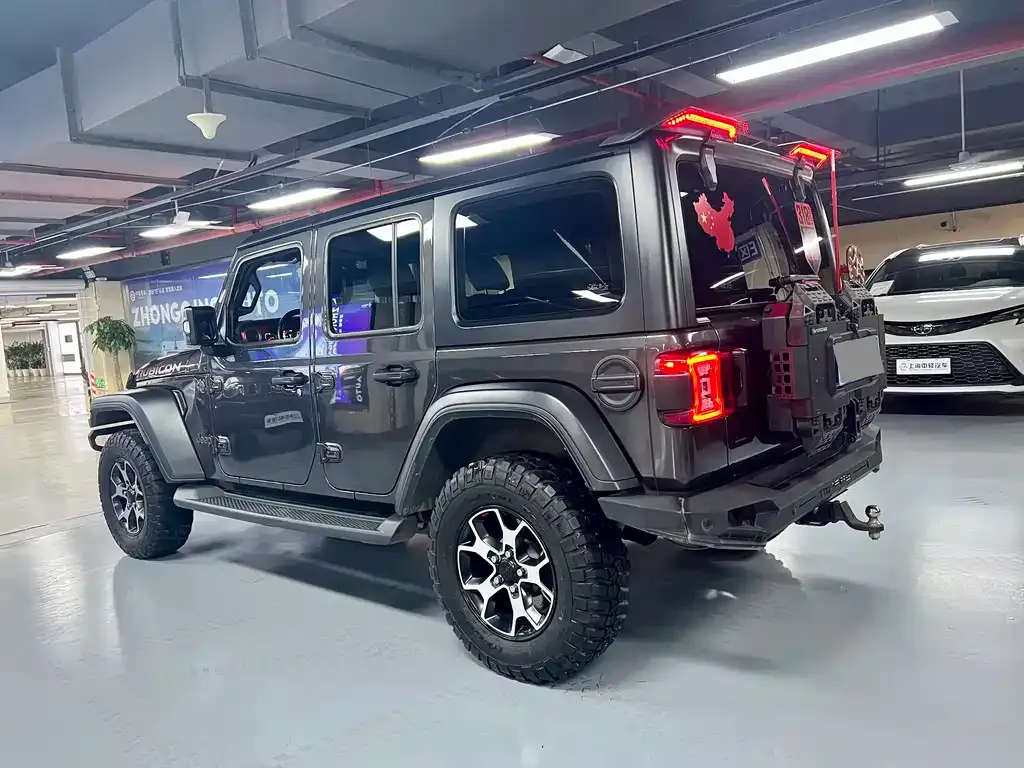 Jeep Wrangler — фото 6