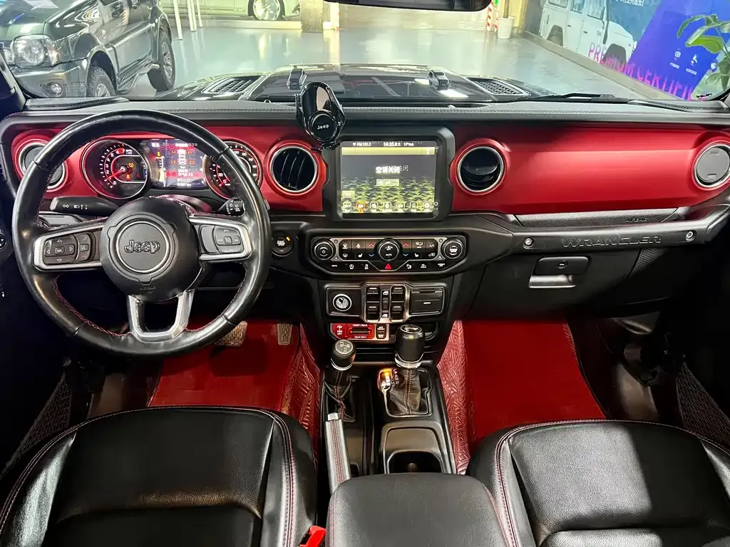 Jeep Wrangler — фото 7