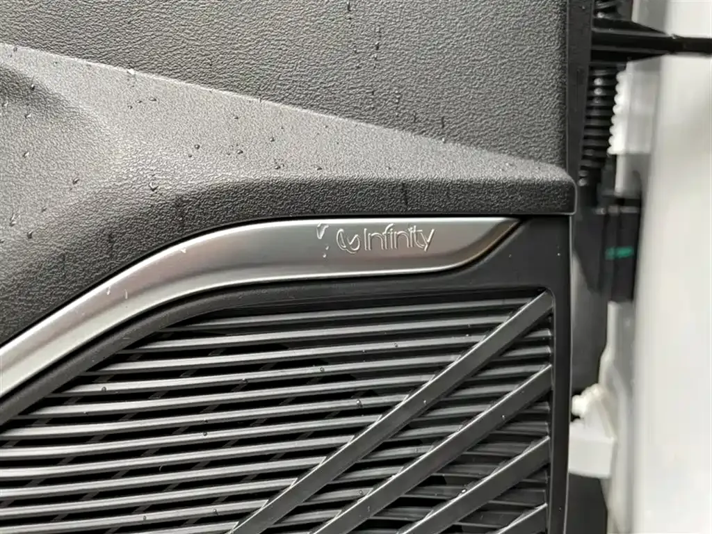 Geely Xingyue L — фото 10