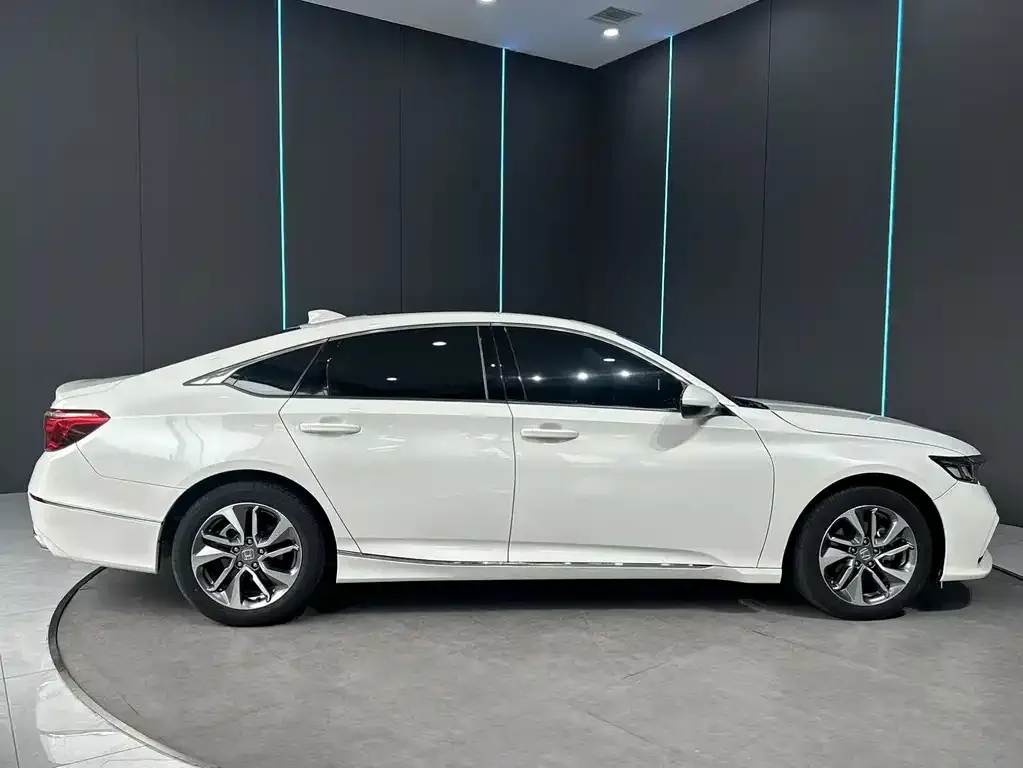 Honda Inspire — фото 4