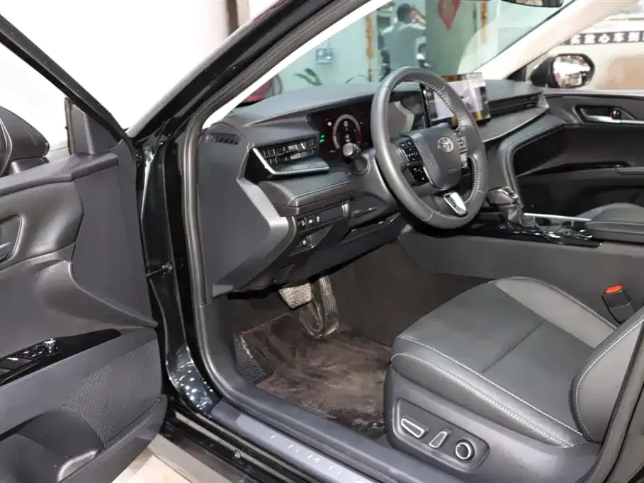 Toyota Camry 2025 из CN, фото 9