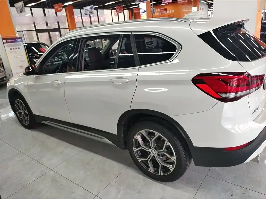 BMW X1 — фото 5