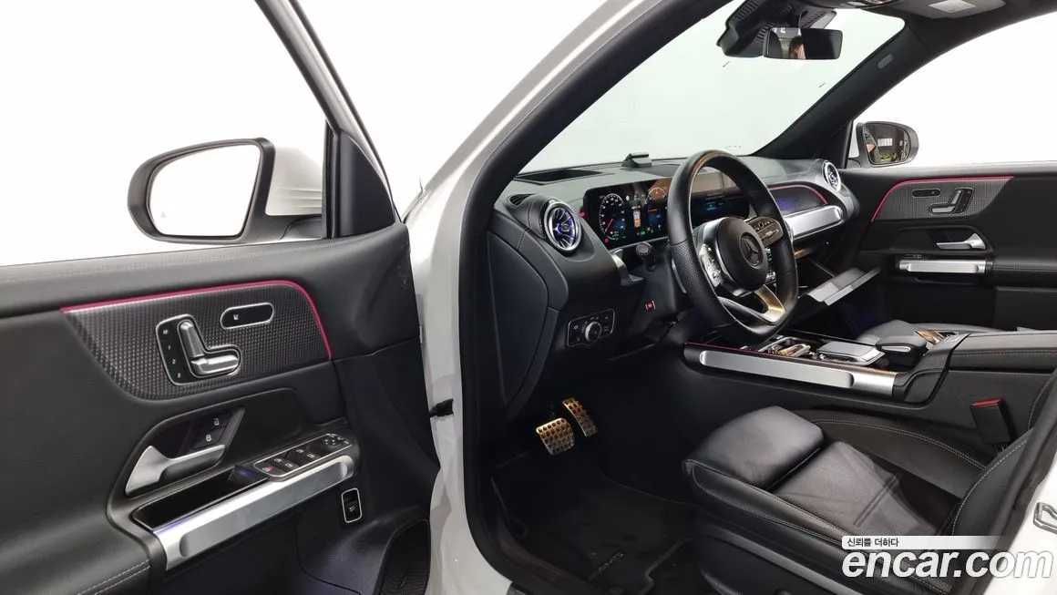 Mercedes-Benz EQB — фото 10