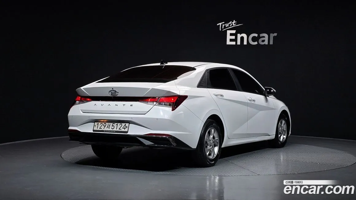 Hyundai AVANTE 2021 из KR, фото 2