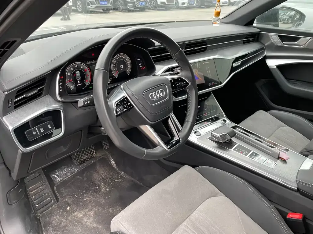 Audi A6L 2023 из CN, фото 9