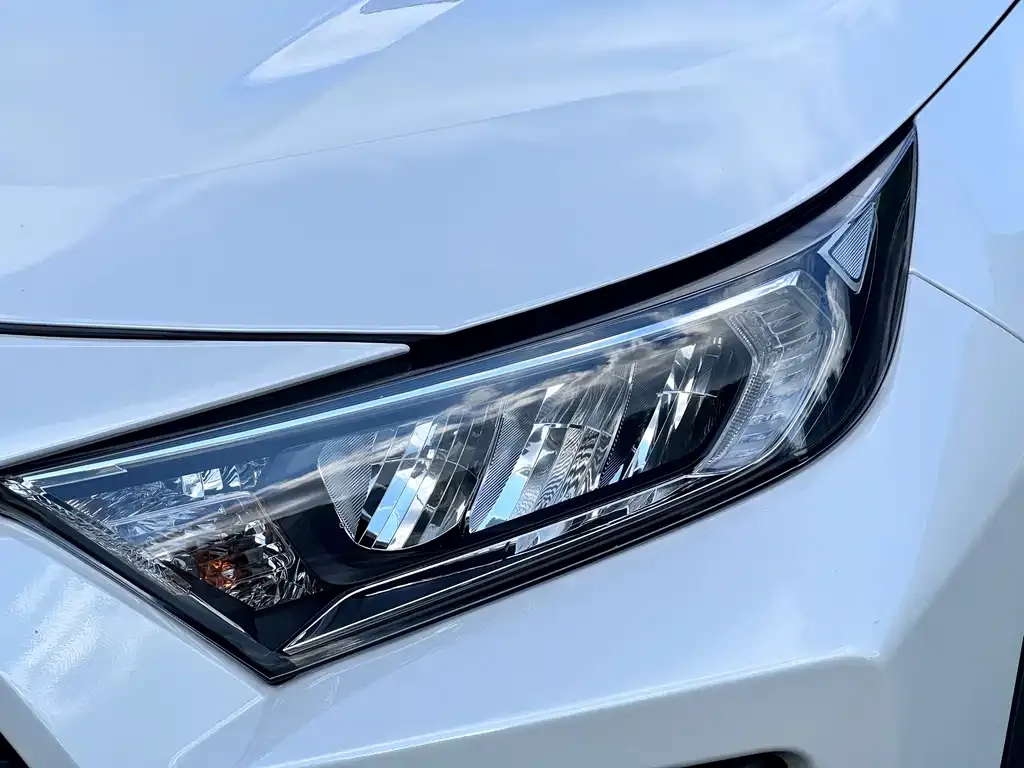 Toyota RAV4 2024 из CN, фото 4