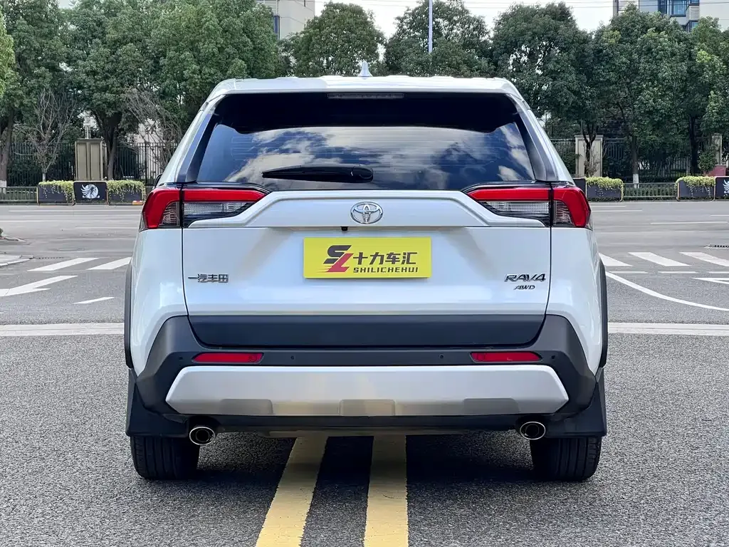 Toyota RAV4 2024 из CN, фото 7