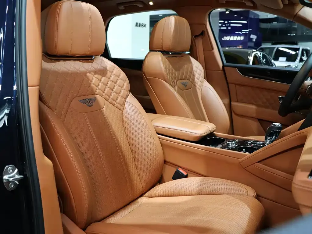 Bentley Bentayga 2021 из CN, фото 10
