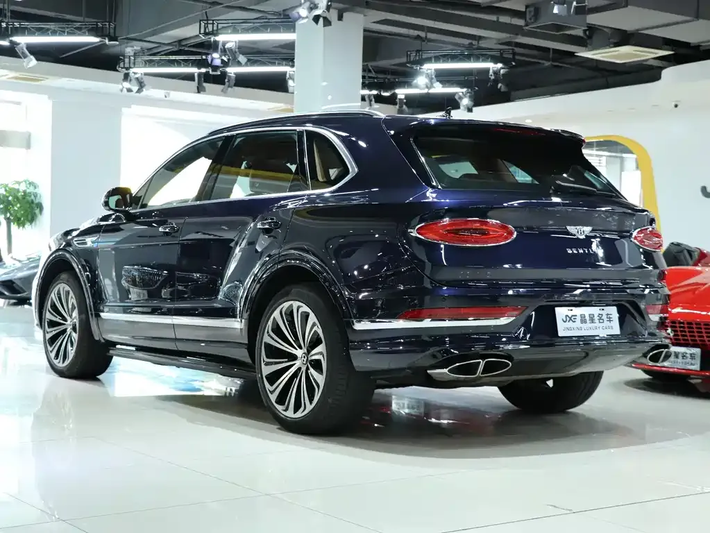 Bentley Bentayga 2021 из CN, фото 3