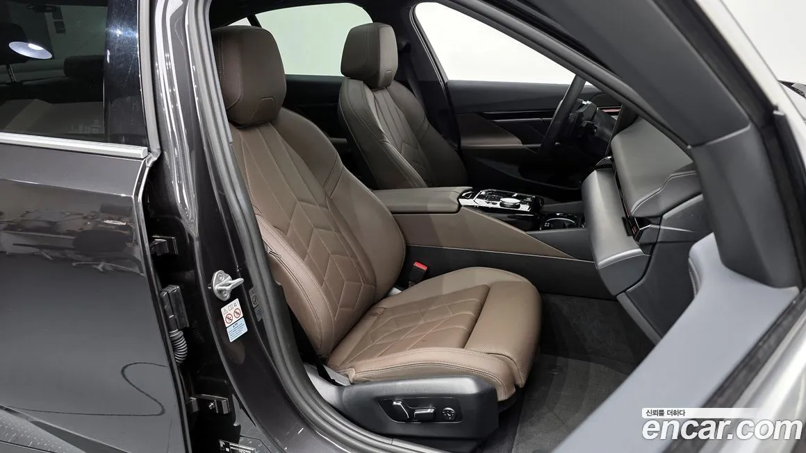 BMW 5-Series 2024 из KR, фото 10
