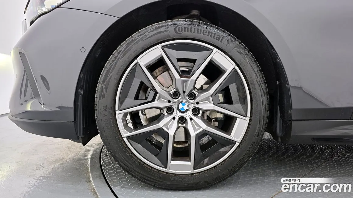 BMW 5-Series 2024 из KR, фото 5