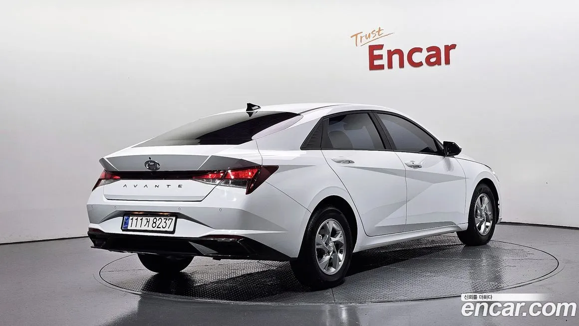 Hyundai AVANTE — фото 2