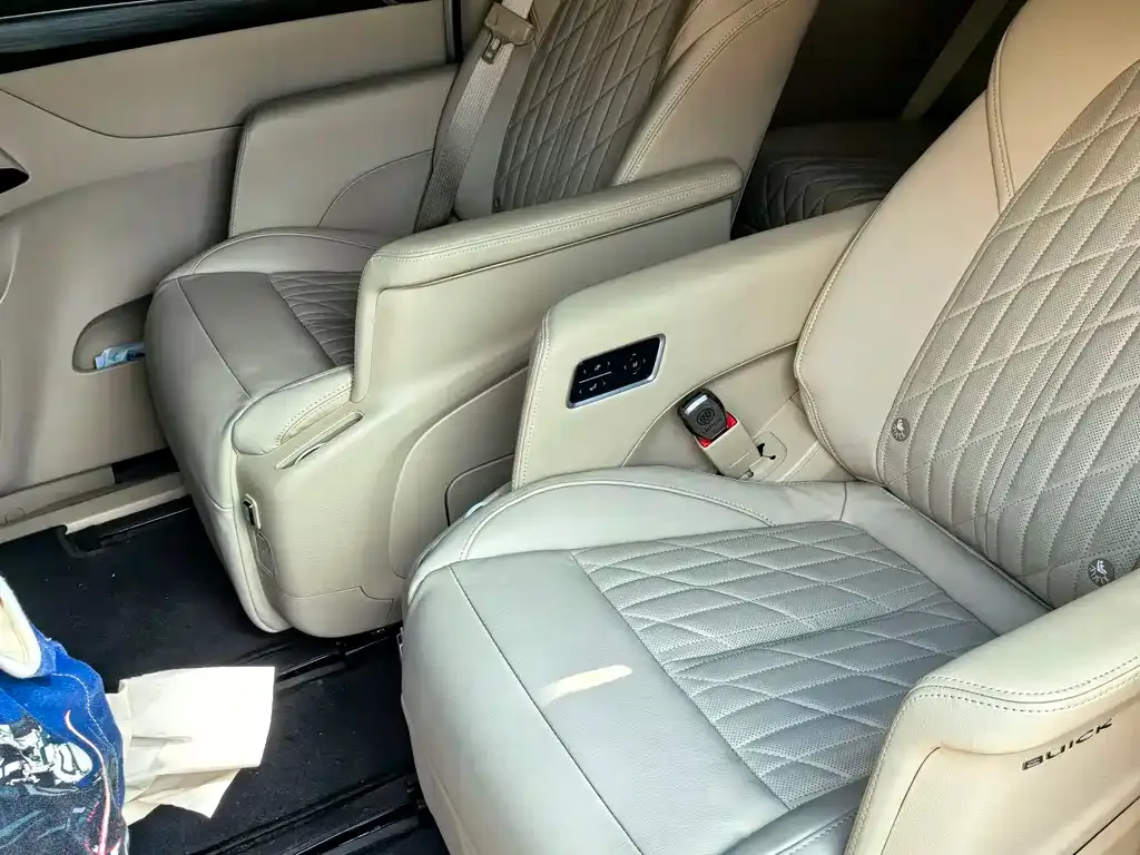 Buick GL8 2023 из CN, фото 6