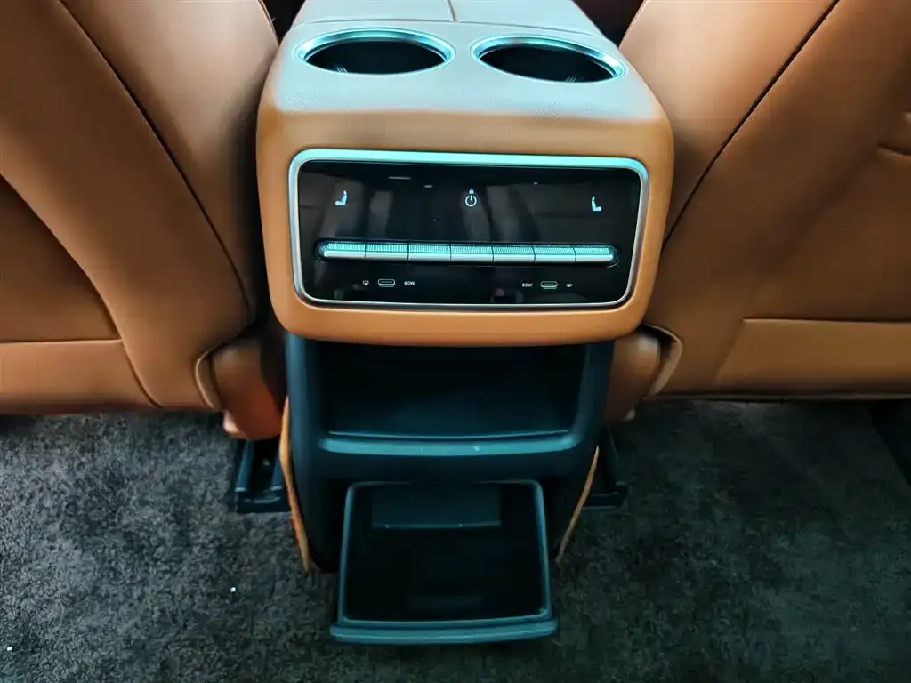 Li Auto L8 2023 из CN, фото 10