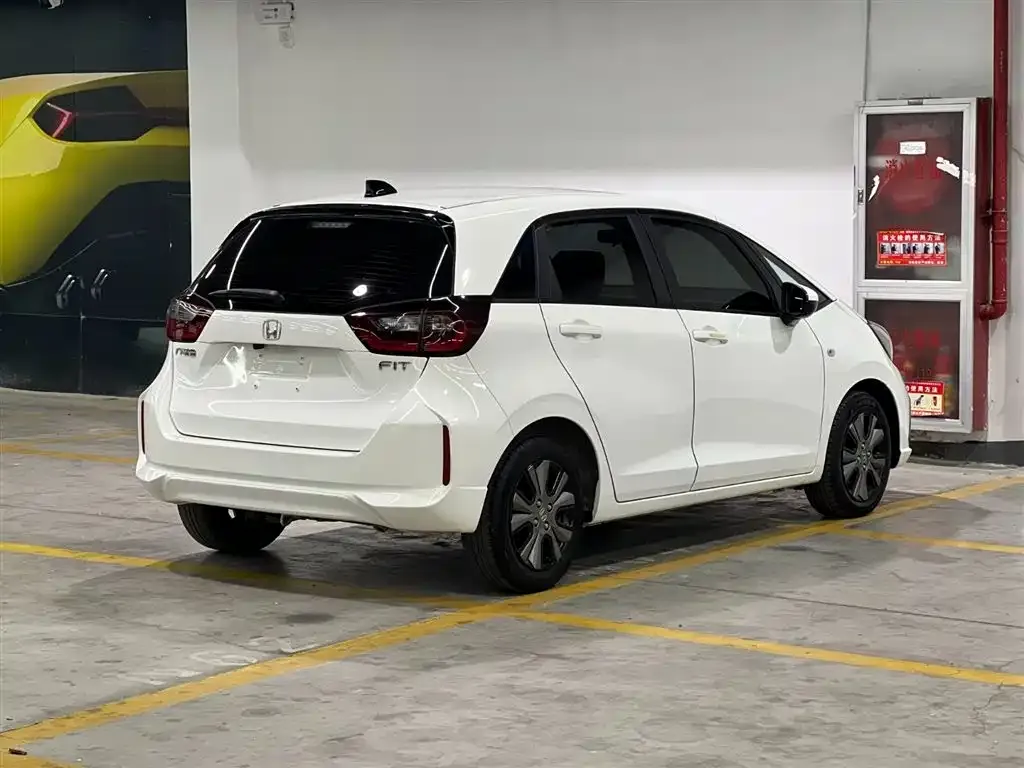Honda Fit — фото 5
