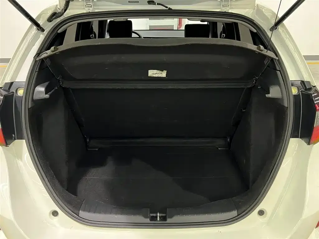 Honda Fit — фото 7