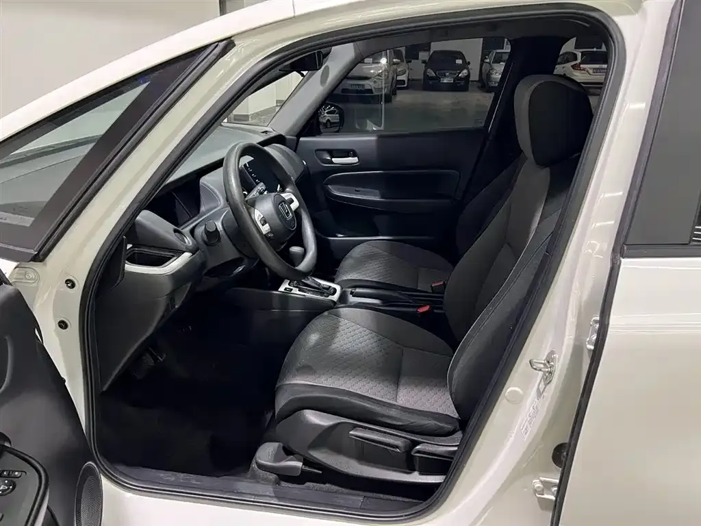 Honda Fit — фото 8