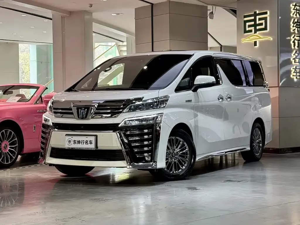 Toyota Vellfire — фото 1