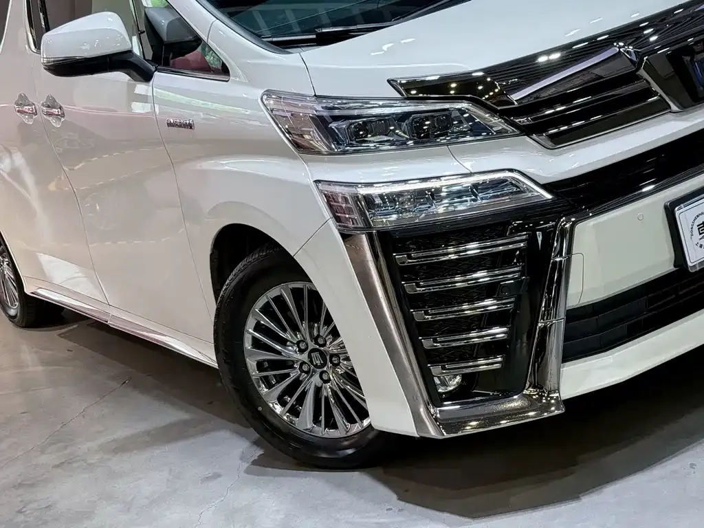 Toyota Vellfire — фото 5