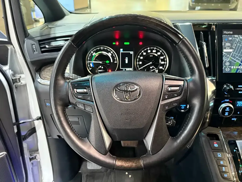 Toyota Vellfire — фото 9