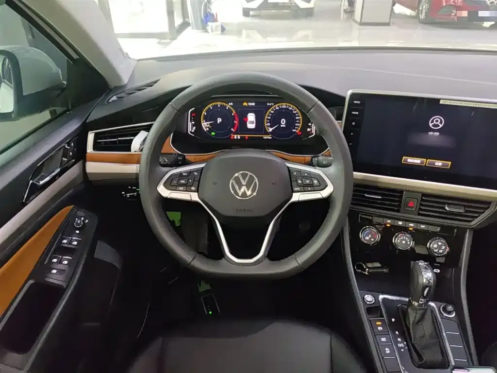 Volkswagen Bora 2024 из CN, фото 3