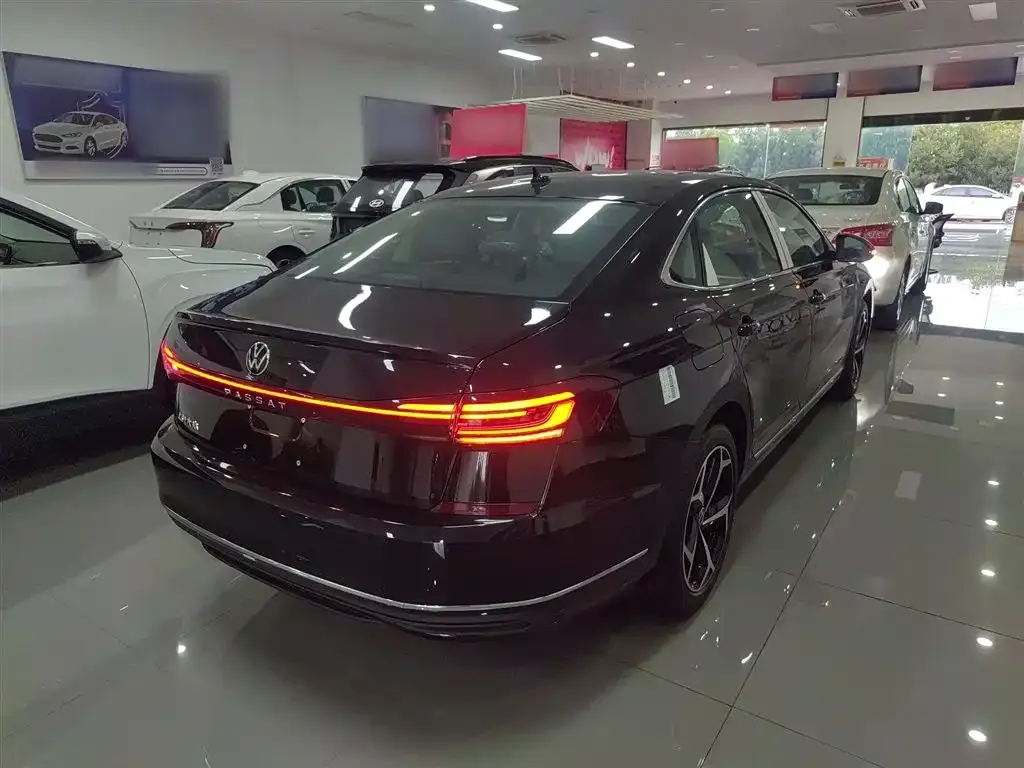 Volkswagen Passat — фото 7