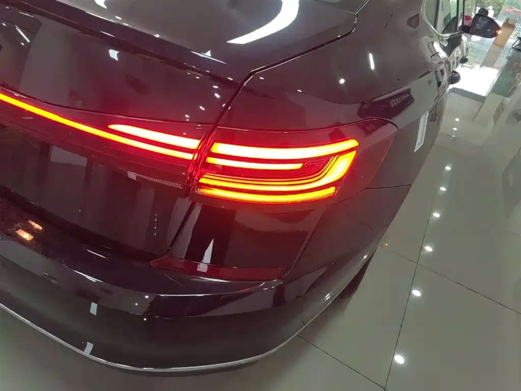 Volkswagen Passat — фото 8