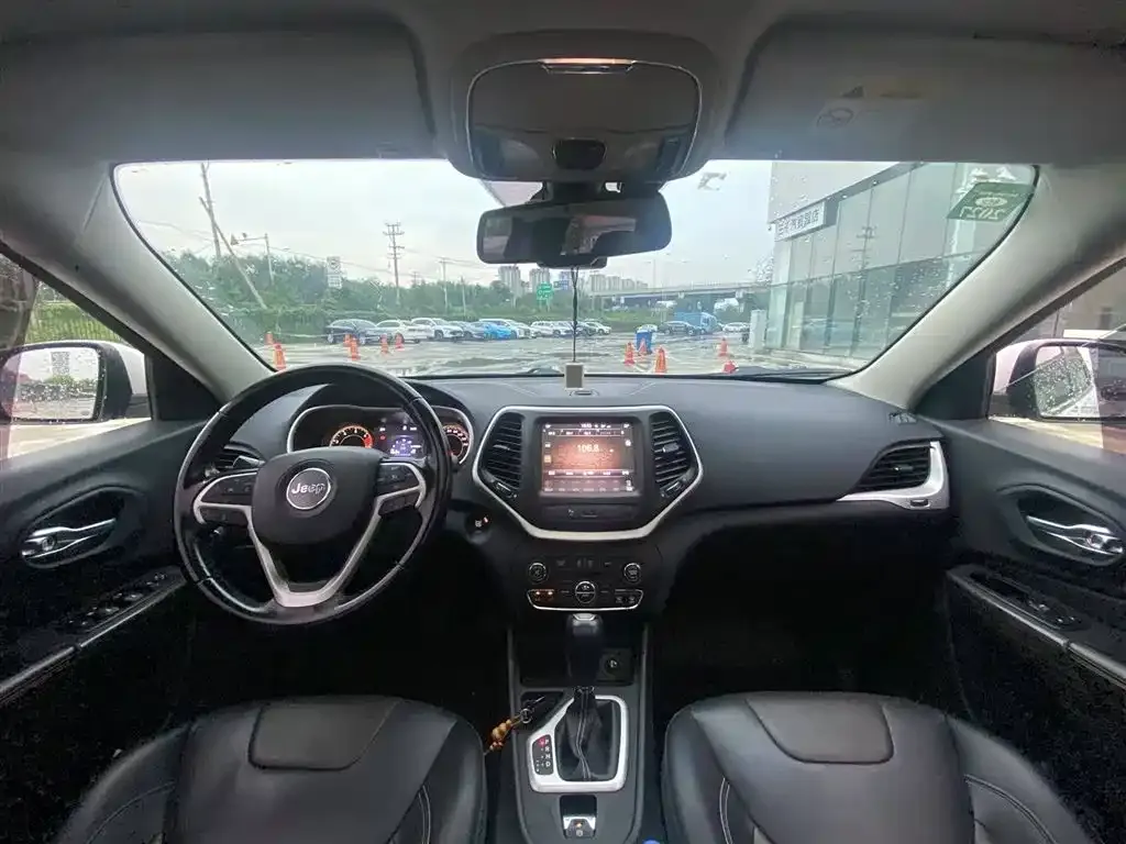 Jeep Cherokee 2021 из CN, фото 8